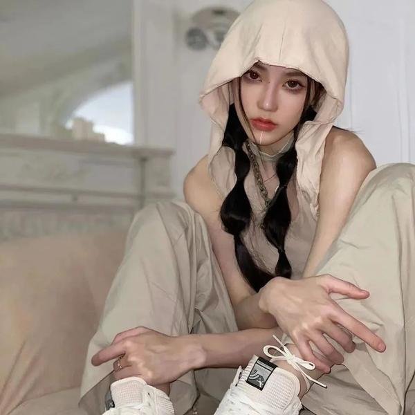 饥饿的狮子 封面